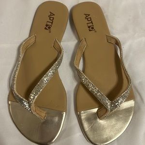 APT.9 golden flip flops